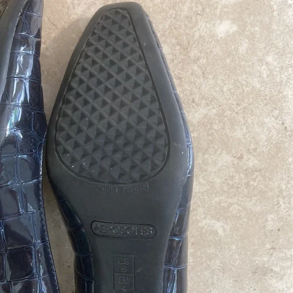 Women’s Aerosols size 6M dress heels; dark navy patent leather; 2 1/2” heels - Picture 9 of 10